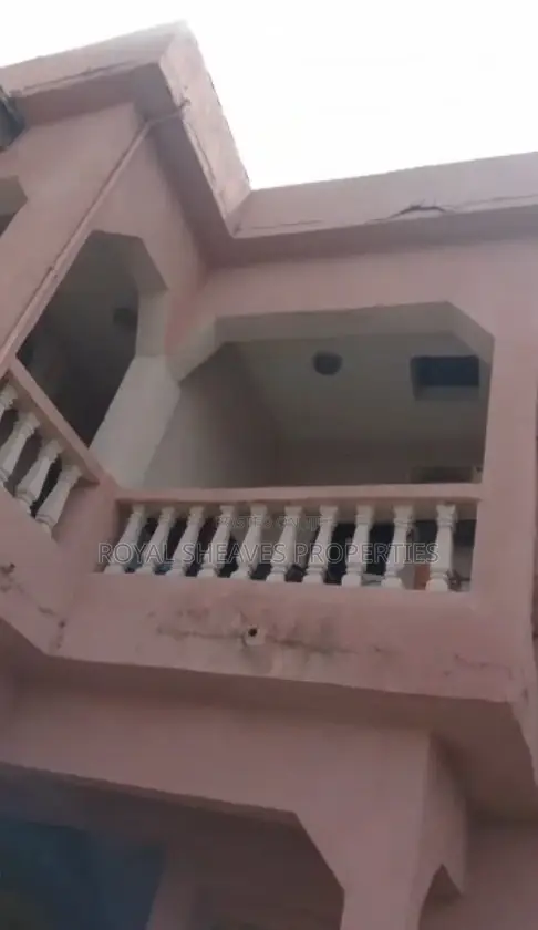 4bdrm Block of Flats in Rumuigbo for sale in Rumuigbo