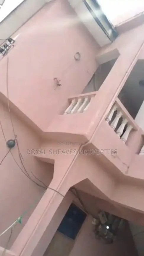 4bdrm Block of Flats in Rumuigbo for sale in Rumuigbo