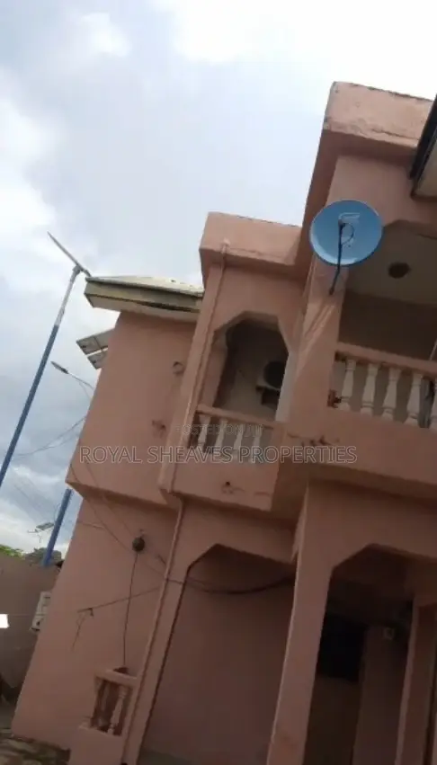 4bdrm Block of Flats in Rumuigbo for sale in Rumuigbo