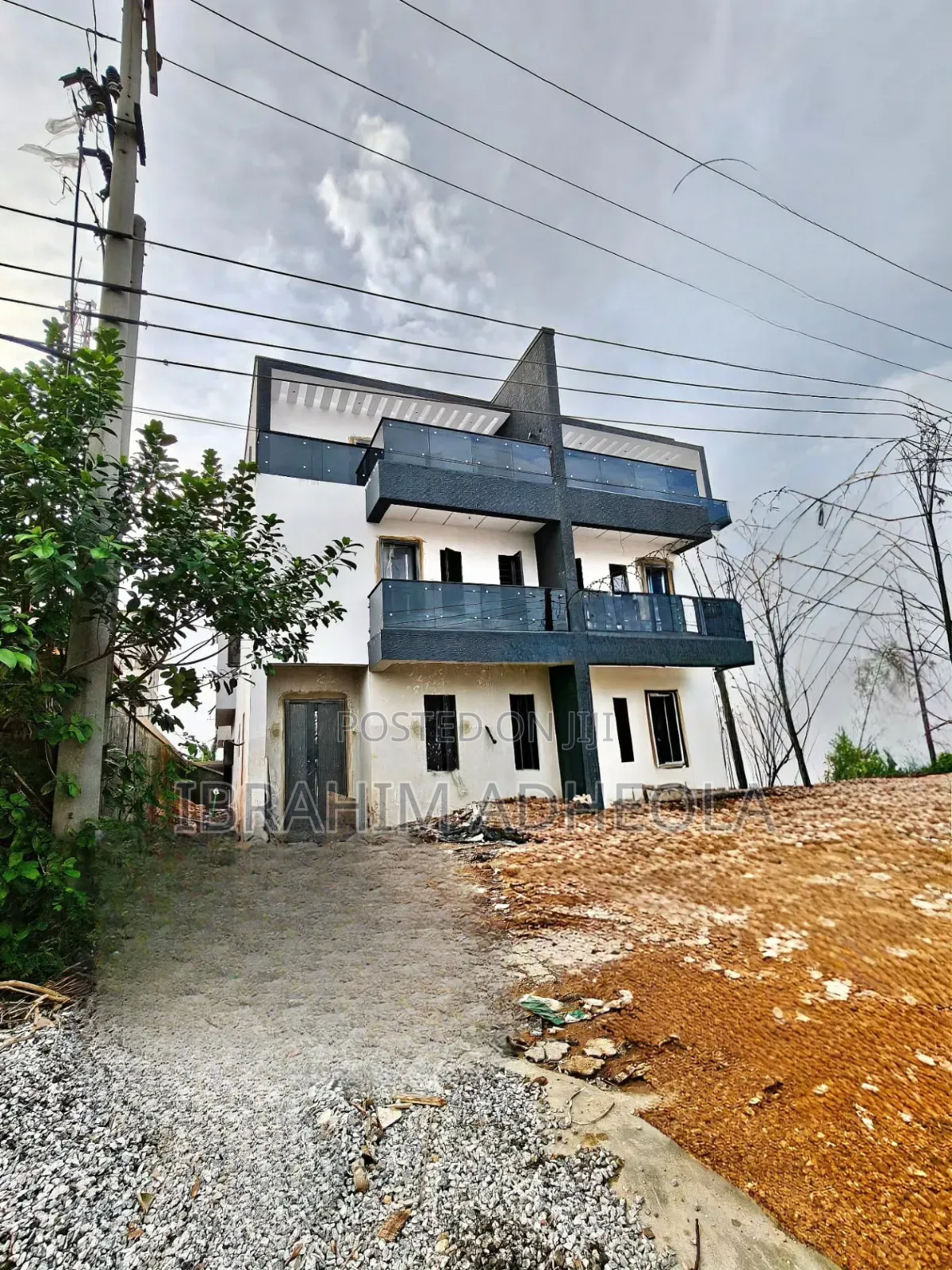 4bdrm Duplex in Agidingbi for sale in Agidingbi