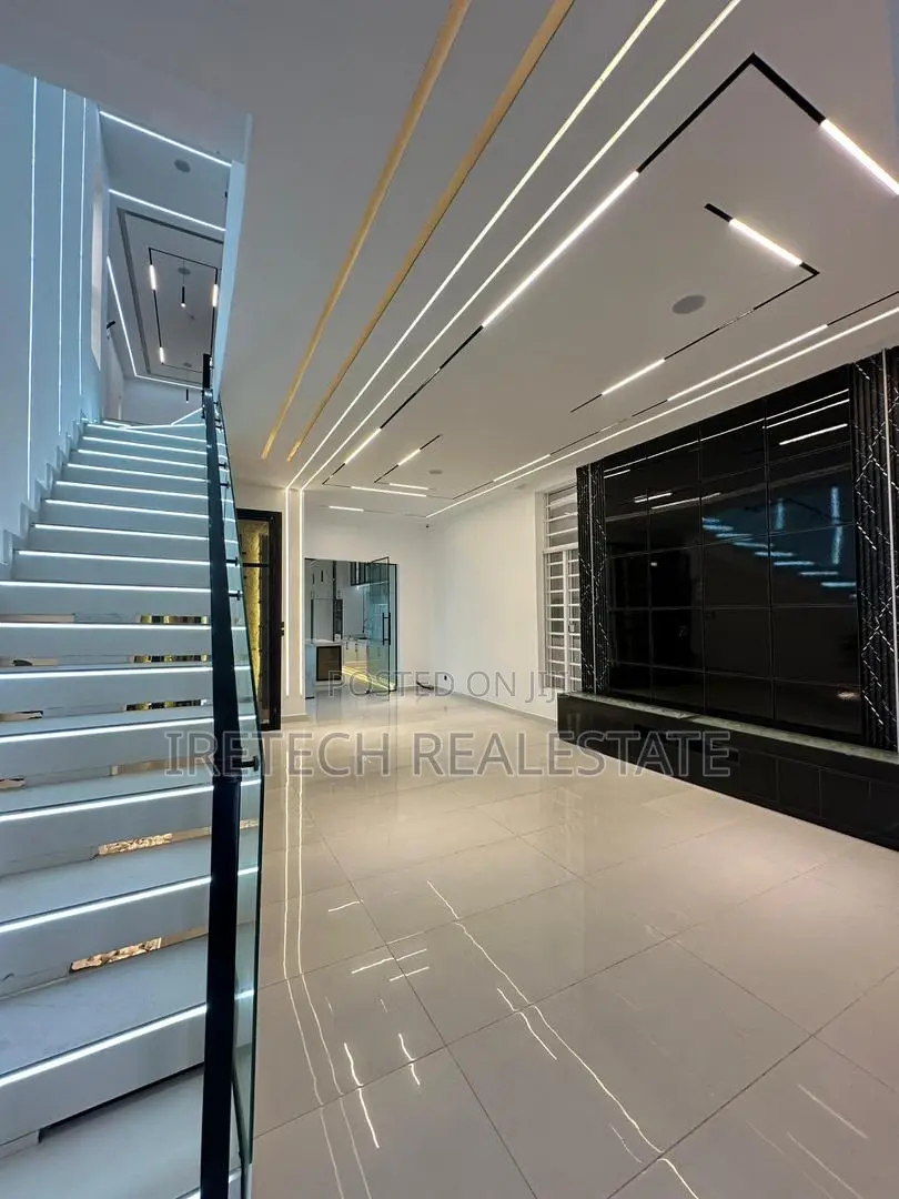 5bdrm Duplex in Ologolo Enviroment for sale in Ologolo