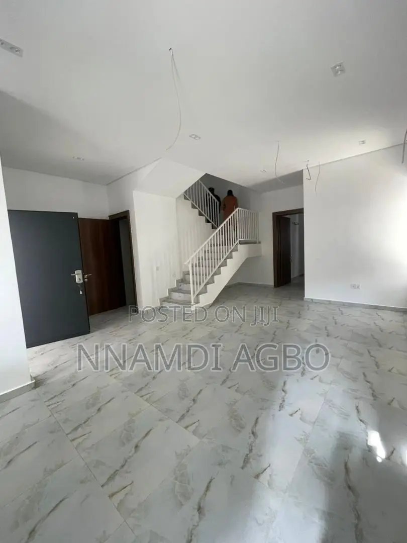 3bdrm Duplex in Lekki Phase 1 for rent in Lekki Phase 1