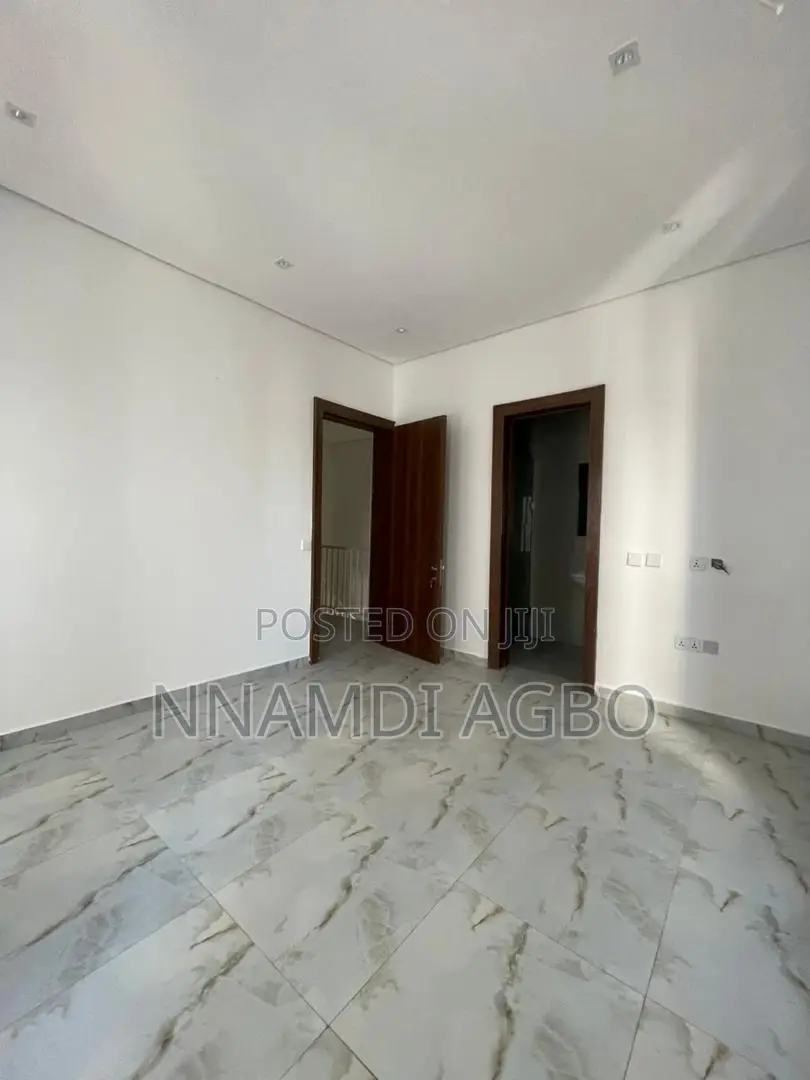 3bdrm Duplex in Lekki Phase 1 for rent in Lekki Phase 1