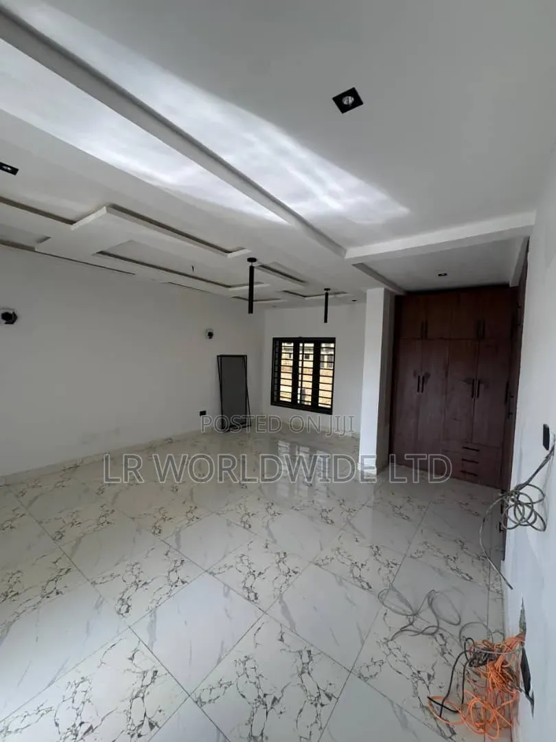 4bdrm Duplex in Sabon Lugbe for sale in Sabon Lugbe