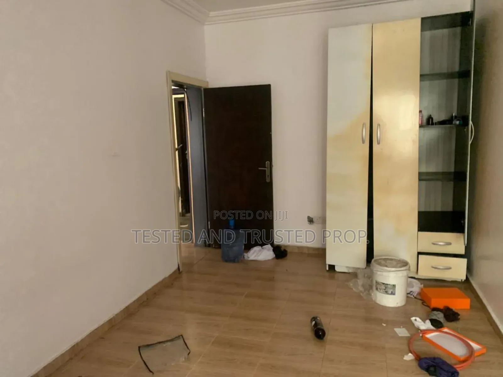 Mini Flat in Paradise Estate for rent in Chevron