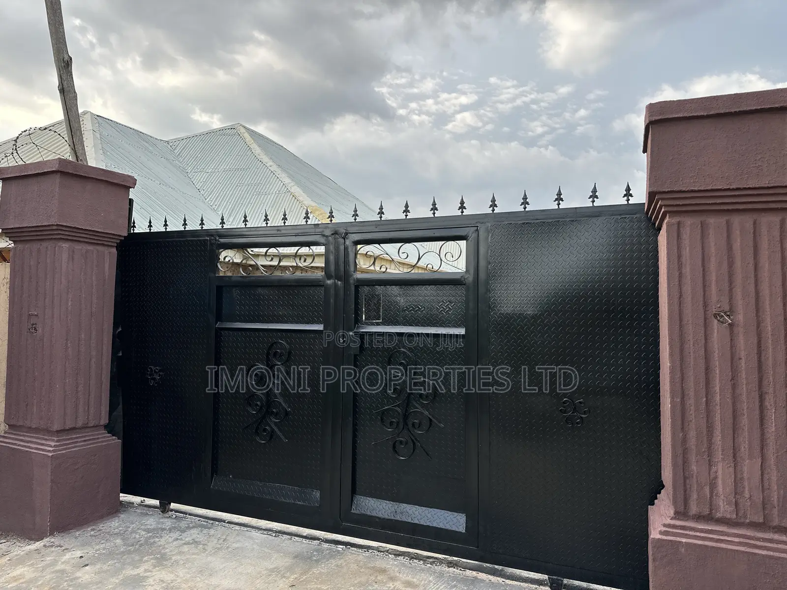 3bdrm Bungalow in Obasajo Road, Dutse-Alhaji for sale in Dutse-Alhaji