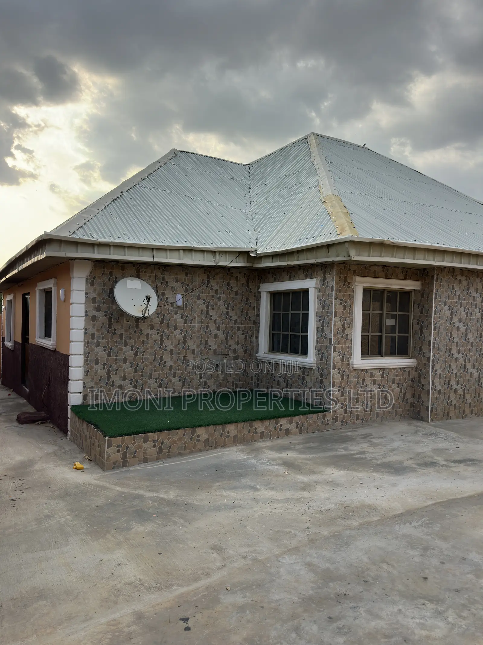 3bdrm Bungalow in Obasajo Road, Dutse-Alhaji for sale in Dutse-Alhaji
