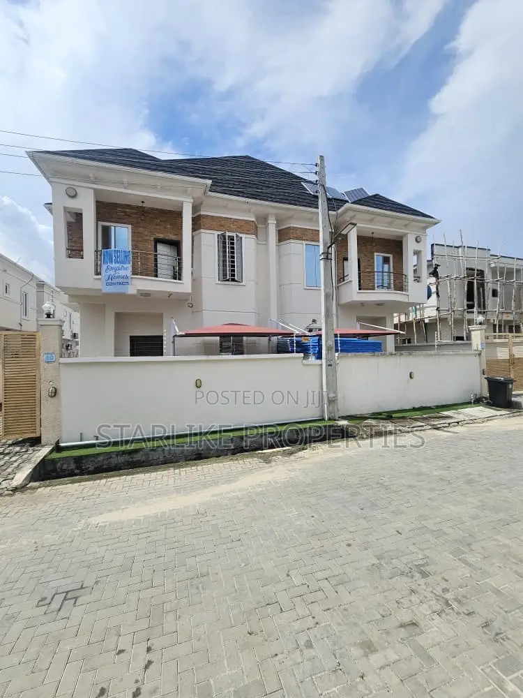 4bdrm Duplex in Ikota for sale in Ikota