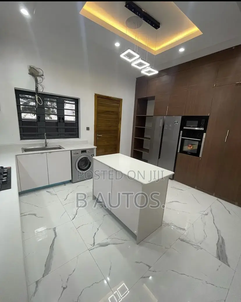 5bdrm Duplex in Megamound, Ikota for sale in Ikota