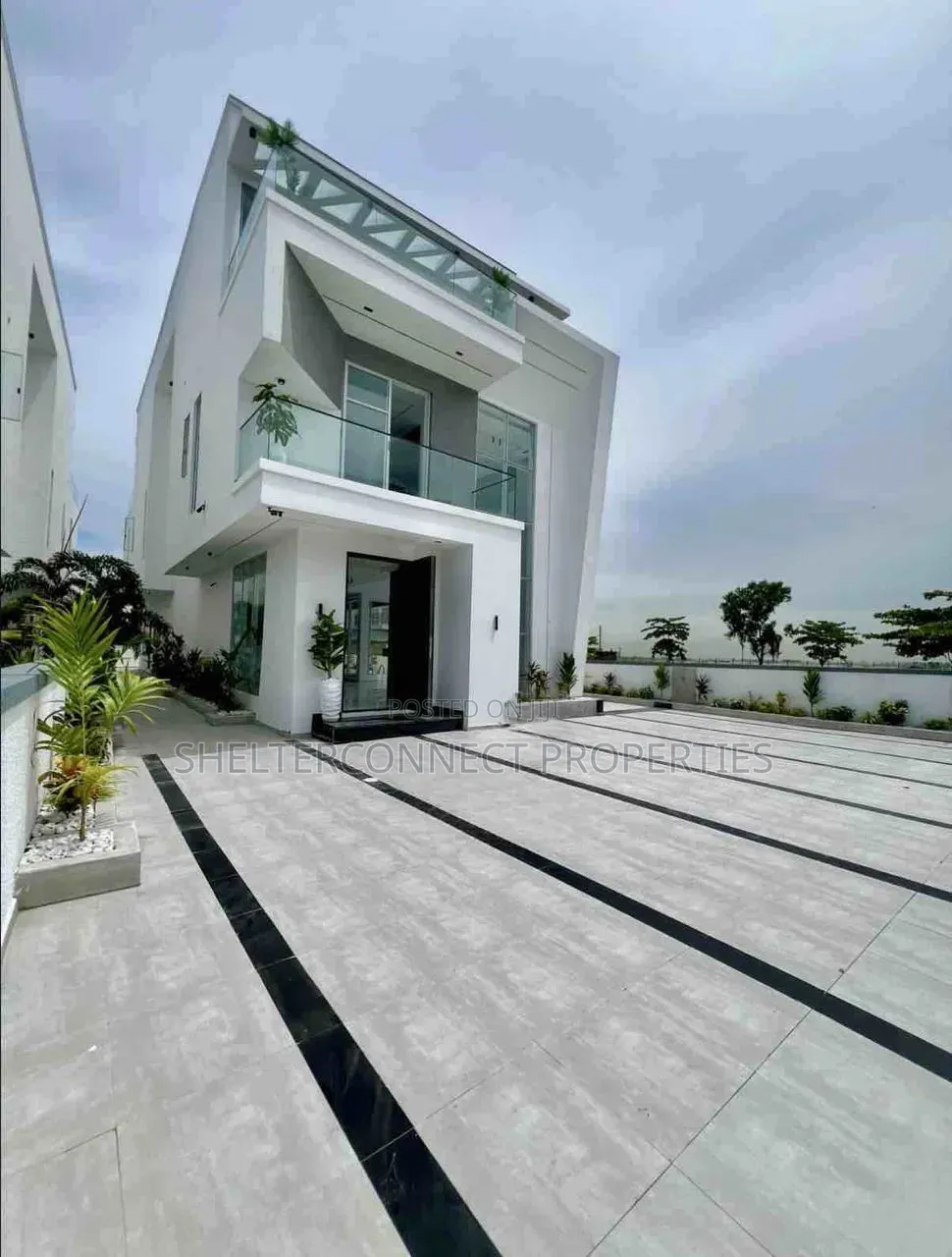 5bdrm Duplex in Osapa london for sale in Osapa london