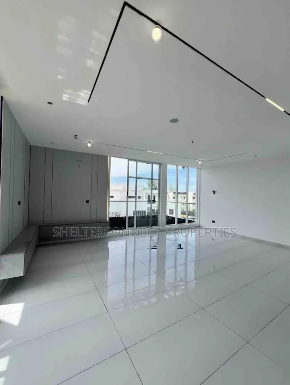 5bdrm Duplex in Osapa london for sale in Osapa london
