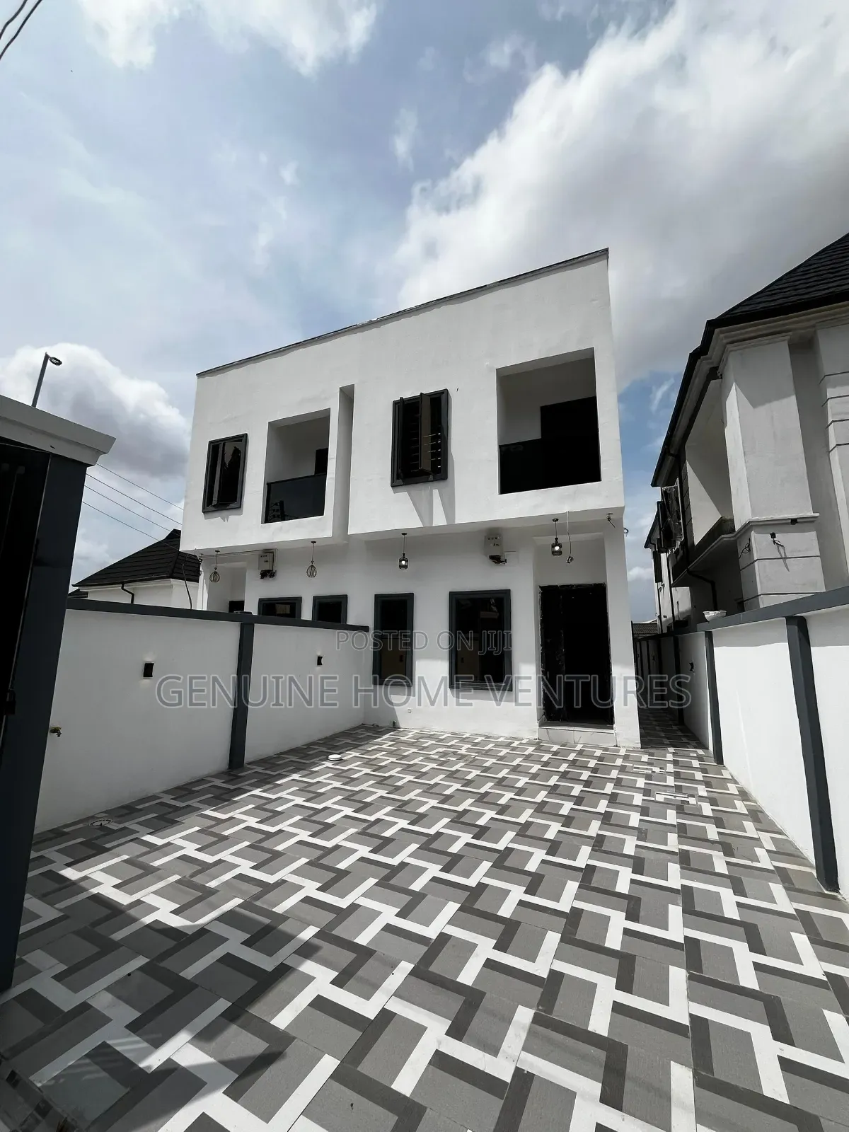 4bdrm Duplex in Sabo / Yaba for sale in Sabo / Yaba