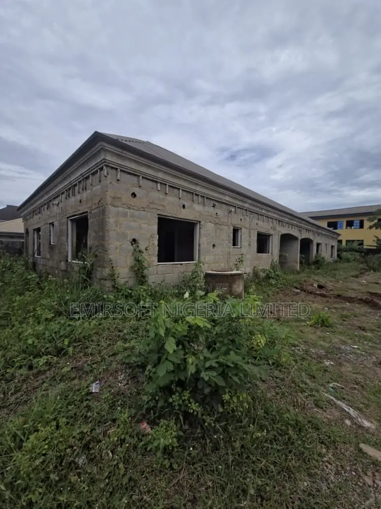 6bdrm Bungalow in Emmanuel Estate, Idishin for sale in Idishin