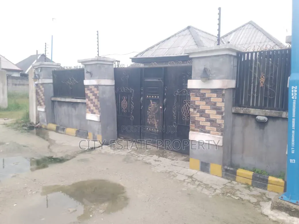 3bdrm Bungalow in Ibeto, Rainbow Town for sale in Rainbow Town
