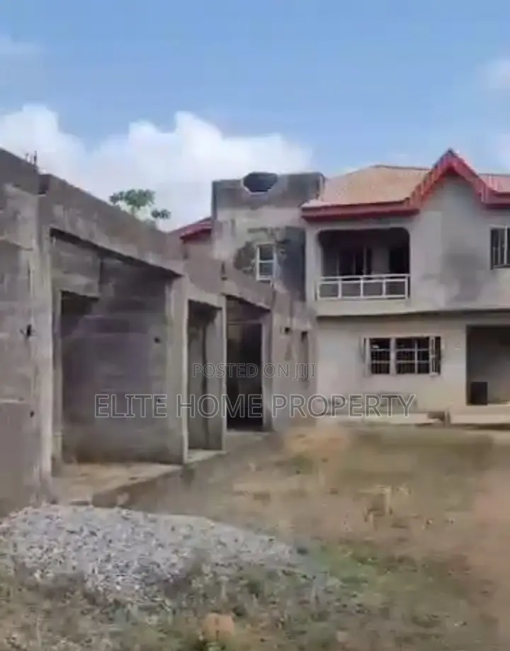 6bdrm House in Lambe, Akute Ajuwon for sale in Akute Ajuwon