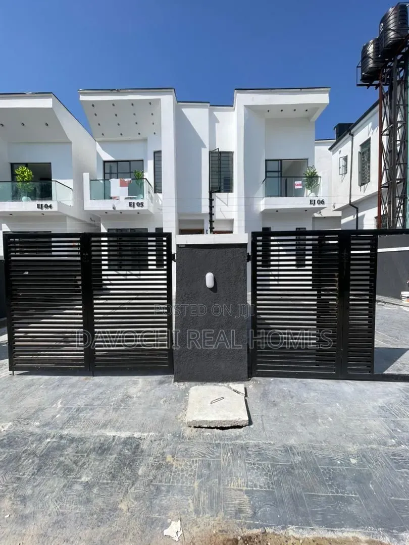 4bdrm Duplex in Ikota for sale in Ikota
