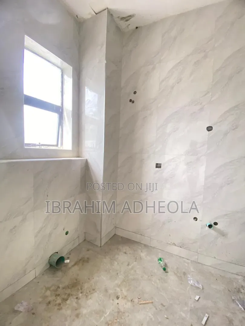 2bdrm Apartment in Lekki-Phase-1 for sale in Lekki Phase 1