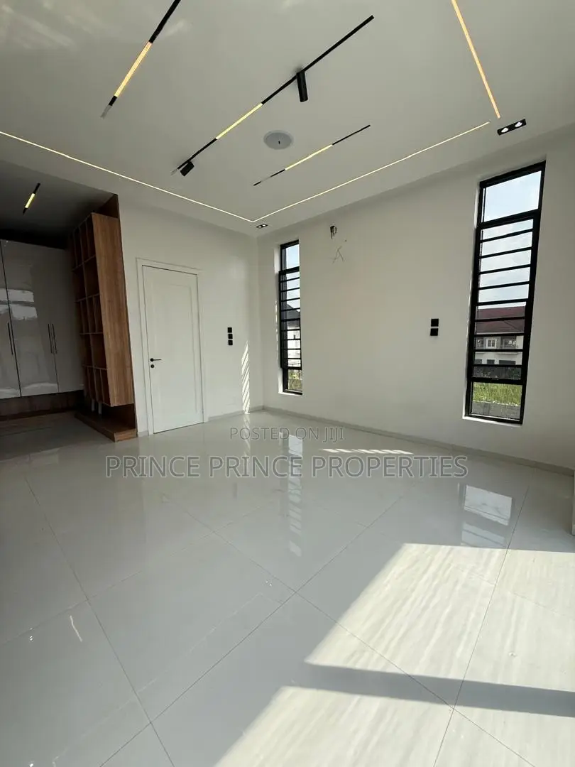 Furnished 5bdrm Duplex in Garden Estate for sale in Eden Garden Estate