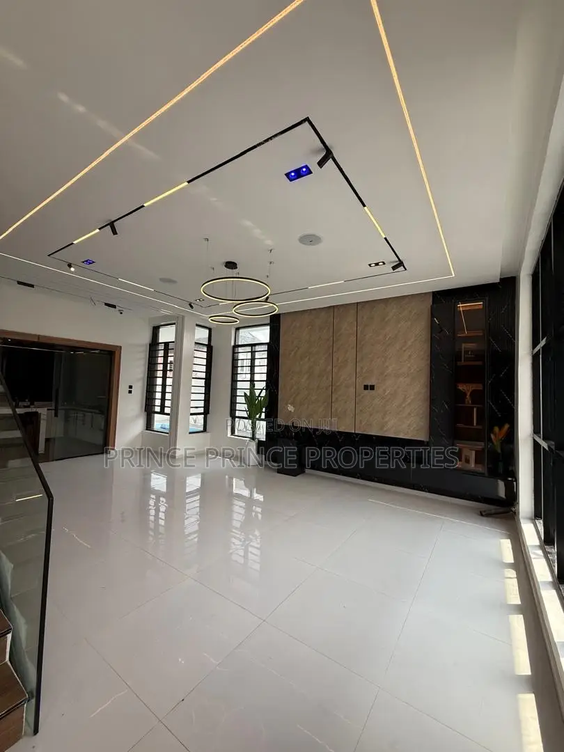 Furnished 5bdrm Duplex in Garden Estate for sale in Eden Garden Estate