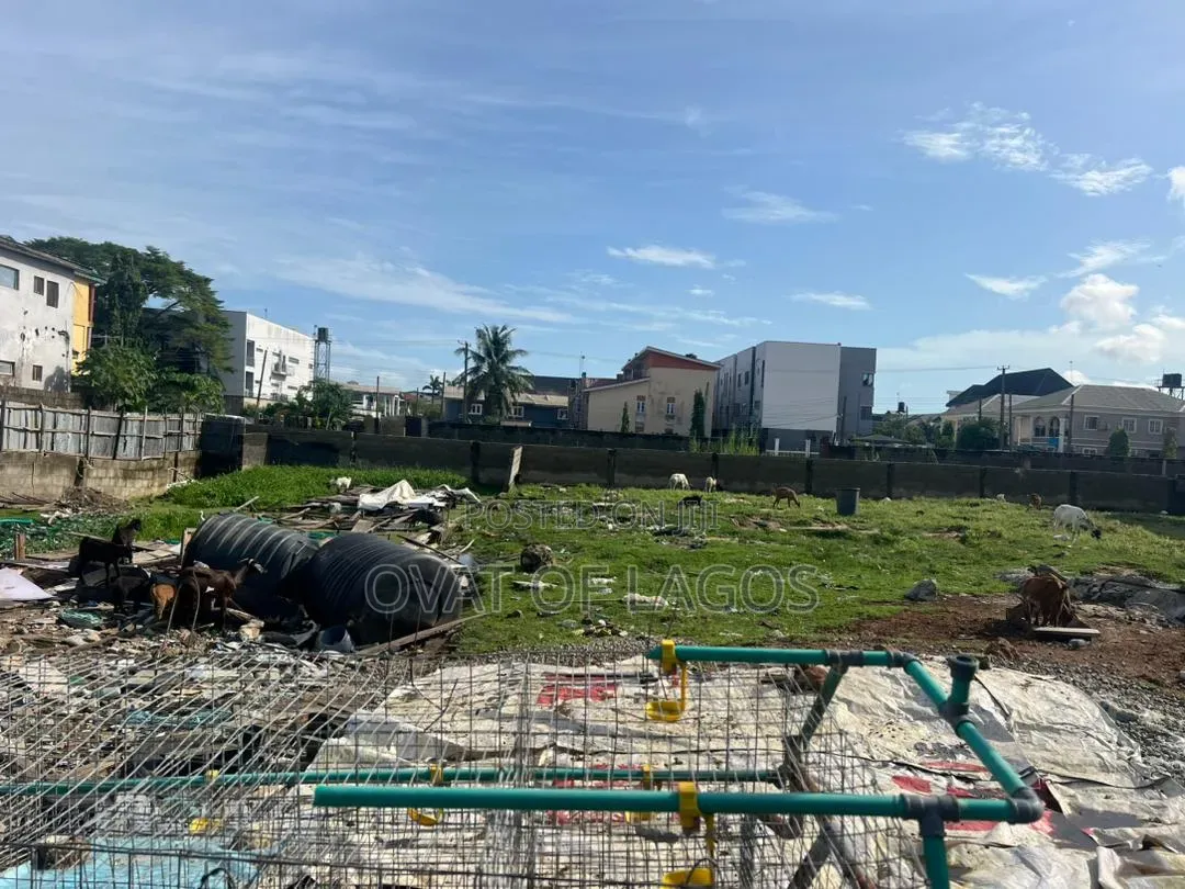 1075 SQM Residential Land in Ado / Ajah