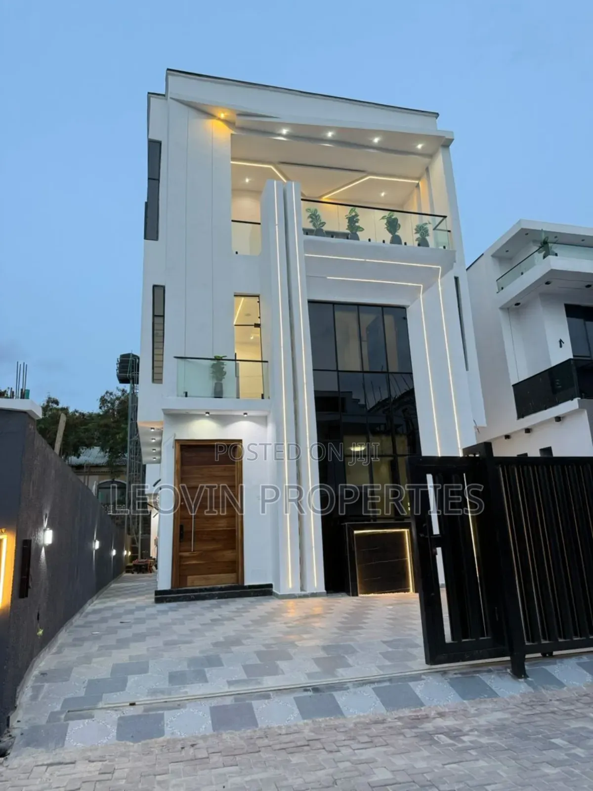 6bdrm Duplex in Chevron Luxury, Lekki Expressway for sale in Lekki Expressway
