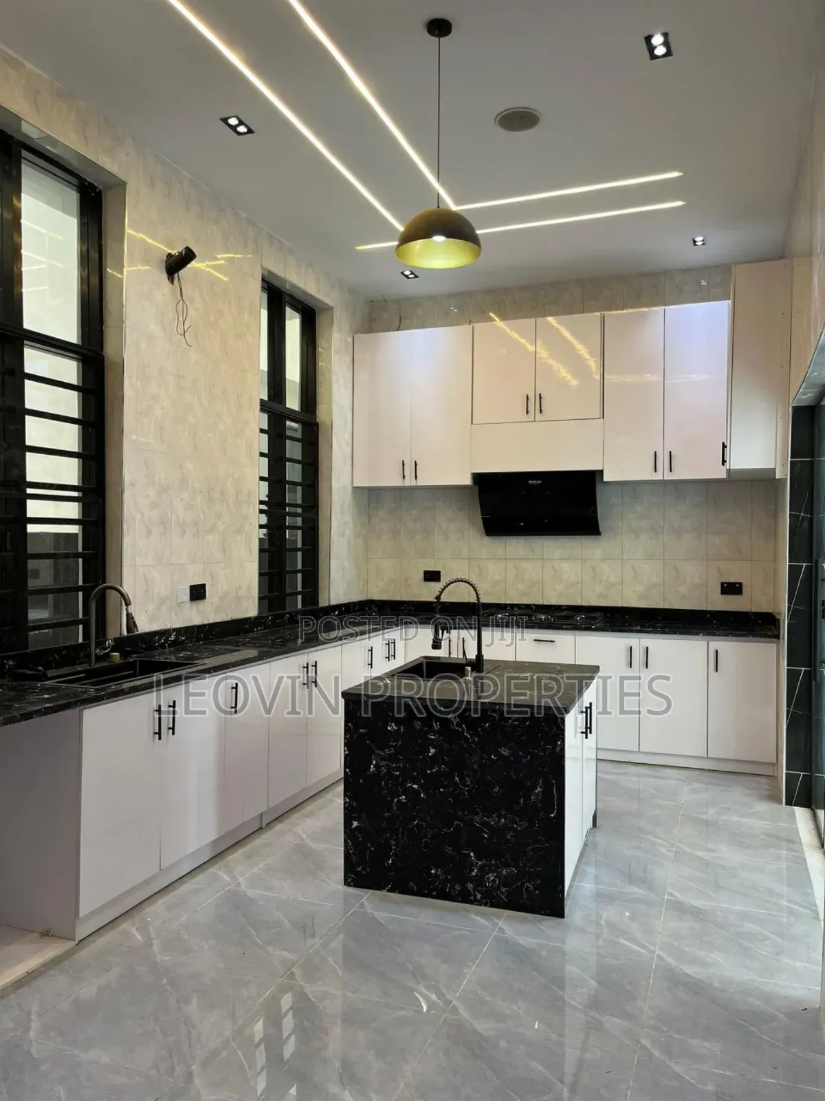 6bdrm Duplex in Chevron Luxury, Lekki Expressway for sale in Lekki Expressway