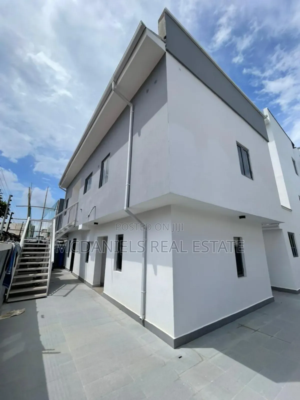 5bdrm Duplex in Lekki Phase 1 for sale in Lekki Phase 1