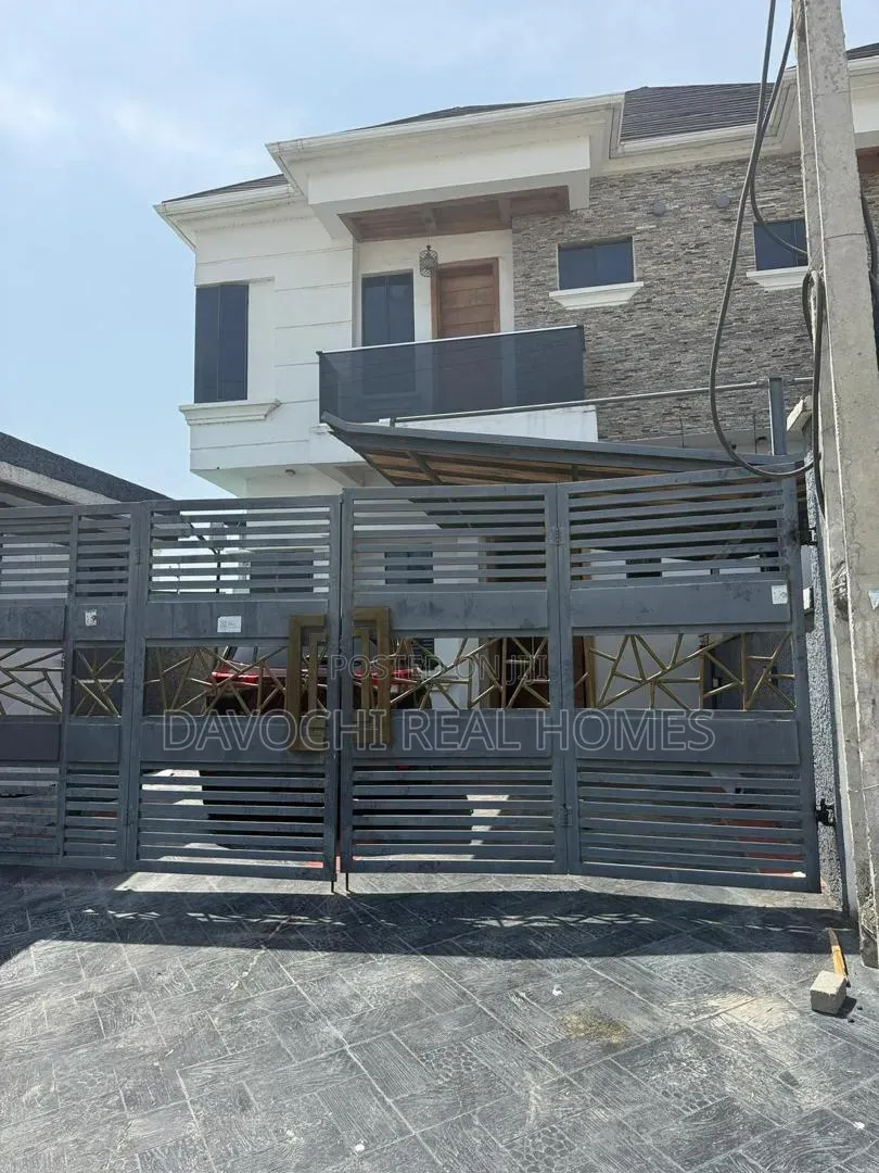 4bdrm Duplex in Lekki Phase 1 for rent in Lekki Phase 1