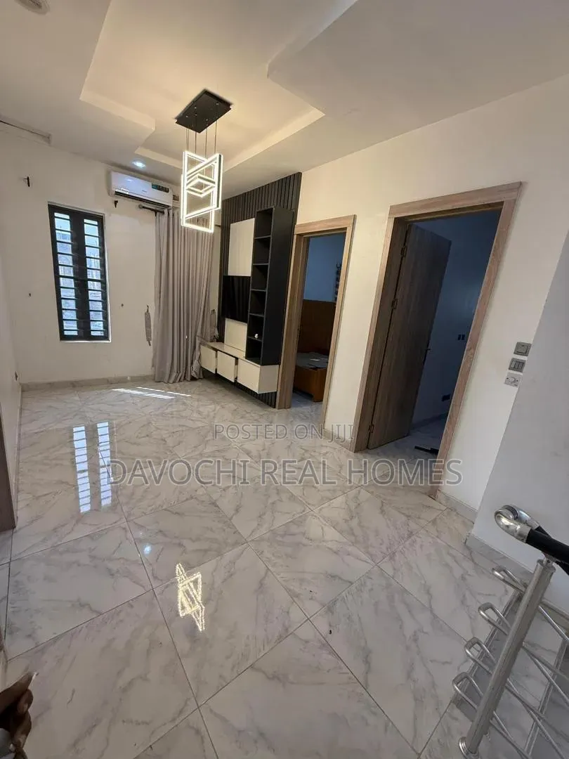 4bdrm Duplex in Lekki Phase 1 for rent in Lekki Phase 1