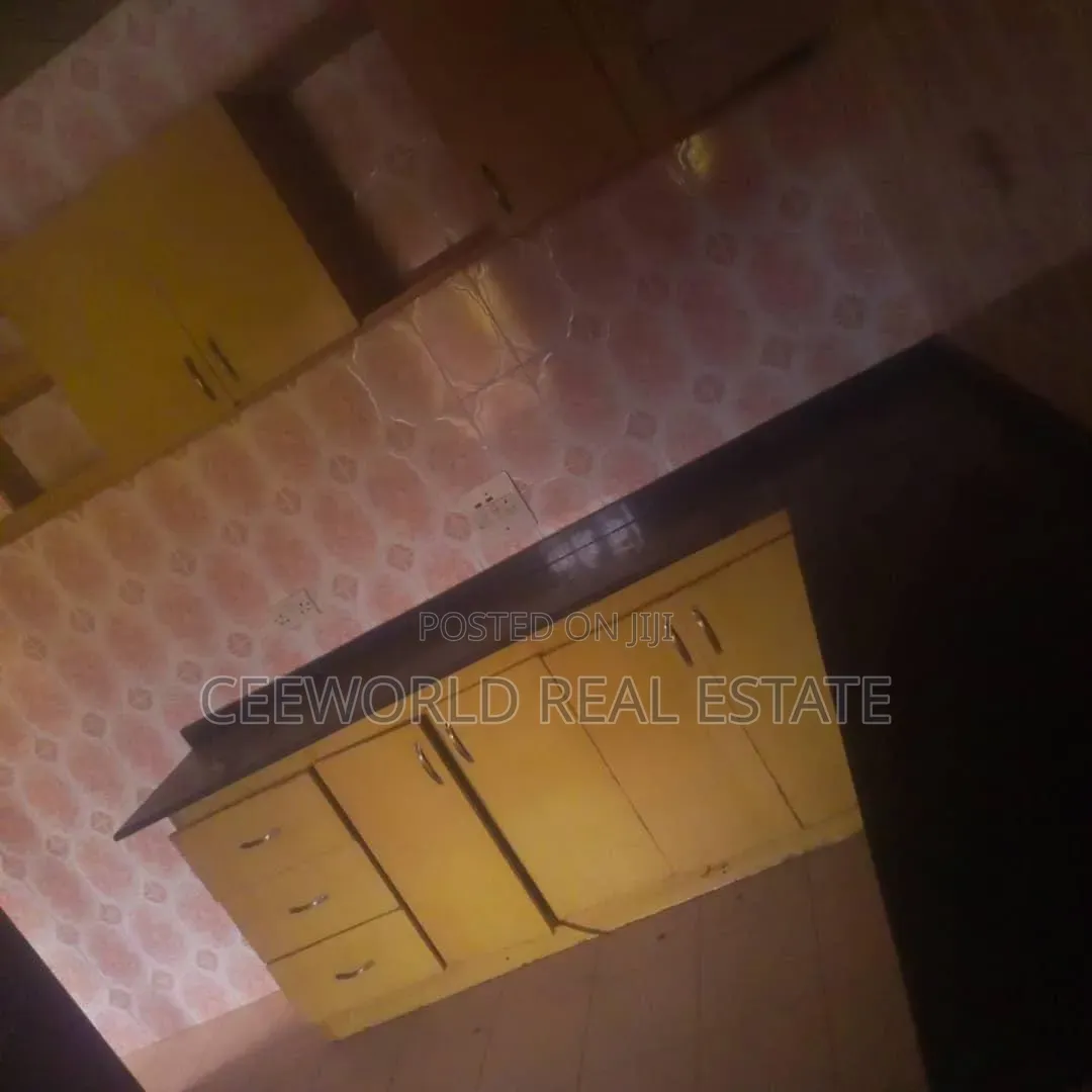 3bdrm Bungalow in Odeku Estate, Akala Express for rent in Akala Express