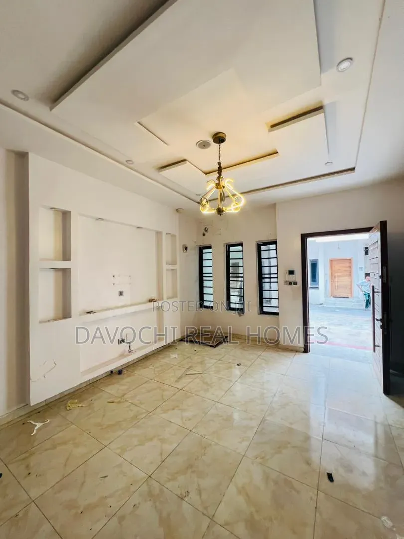 4bdrm Duplex in Lekki Phase 1 for rent in Lekki Phase 1