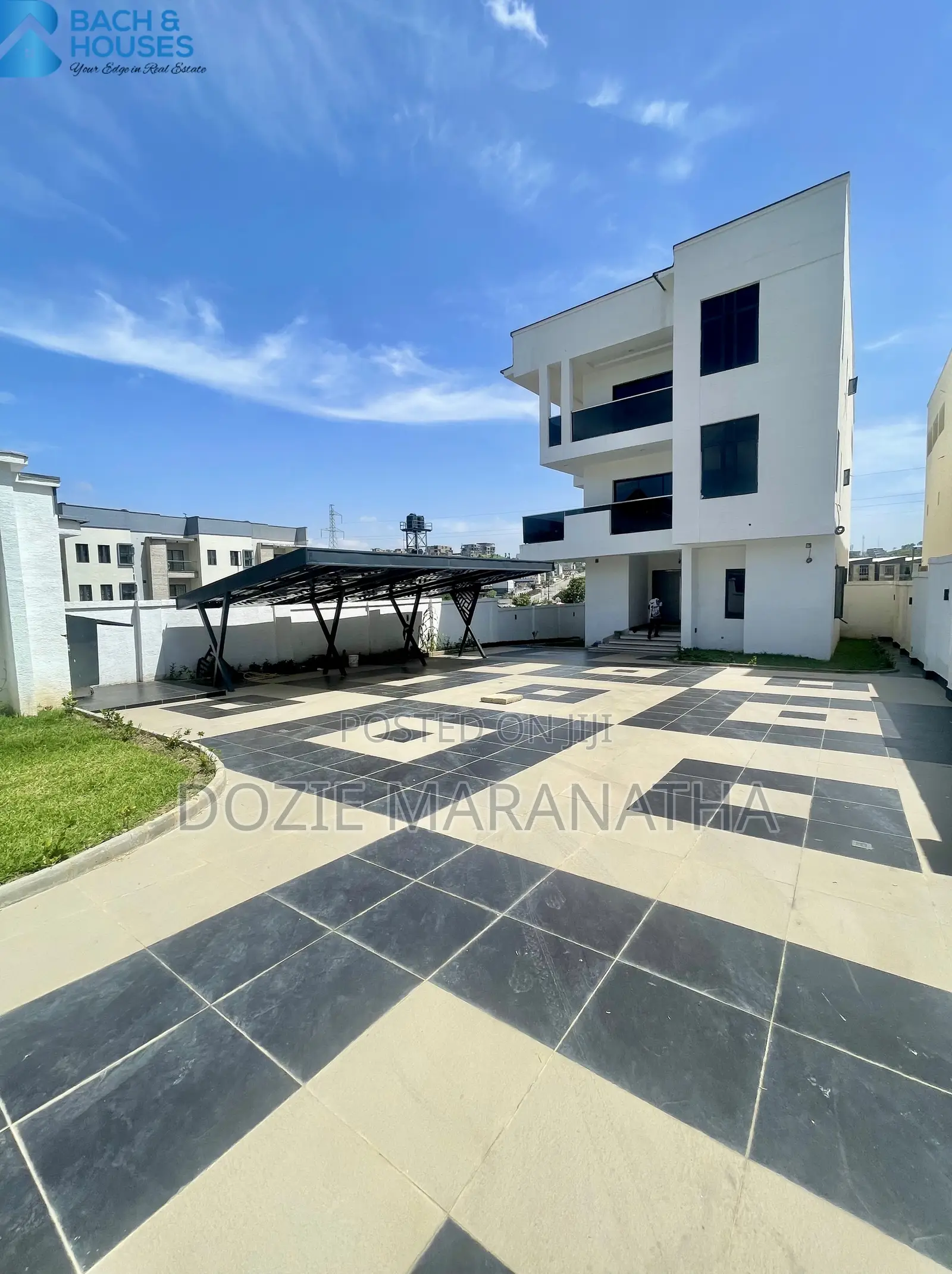 5bdrm House in Tarred Road, Guzape District for sale in Guzape District