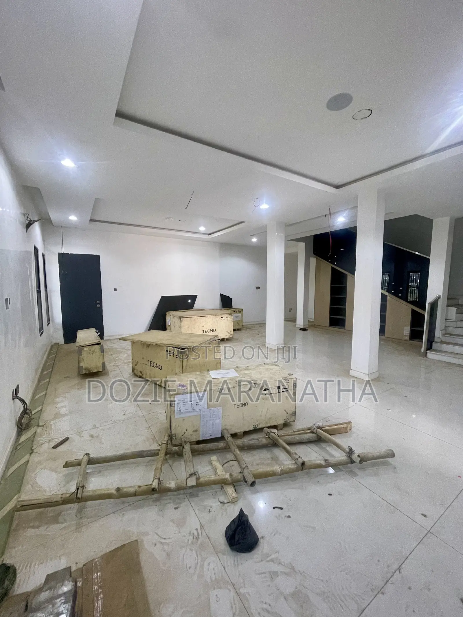 5bdrm House in Tarred Road, Guzape District for sale in Guzape District