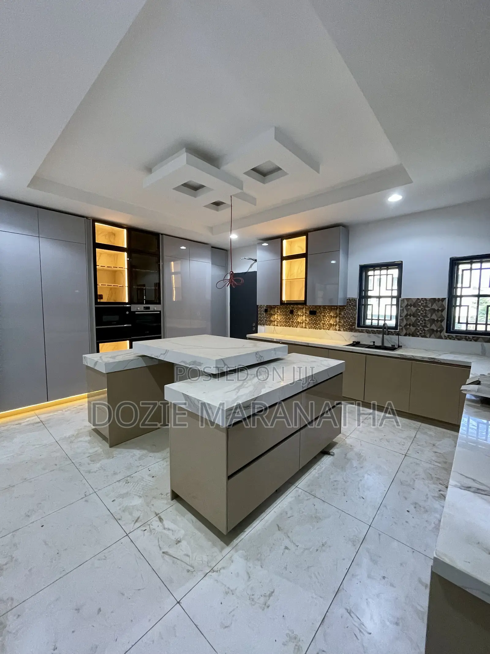 5bdrm House in Tarred Road, Guzape District for sale in Guzape District