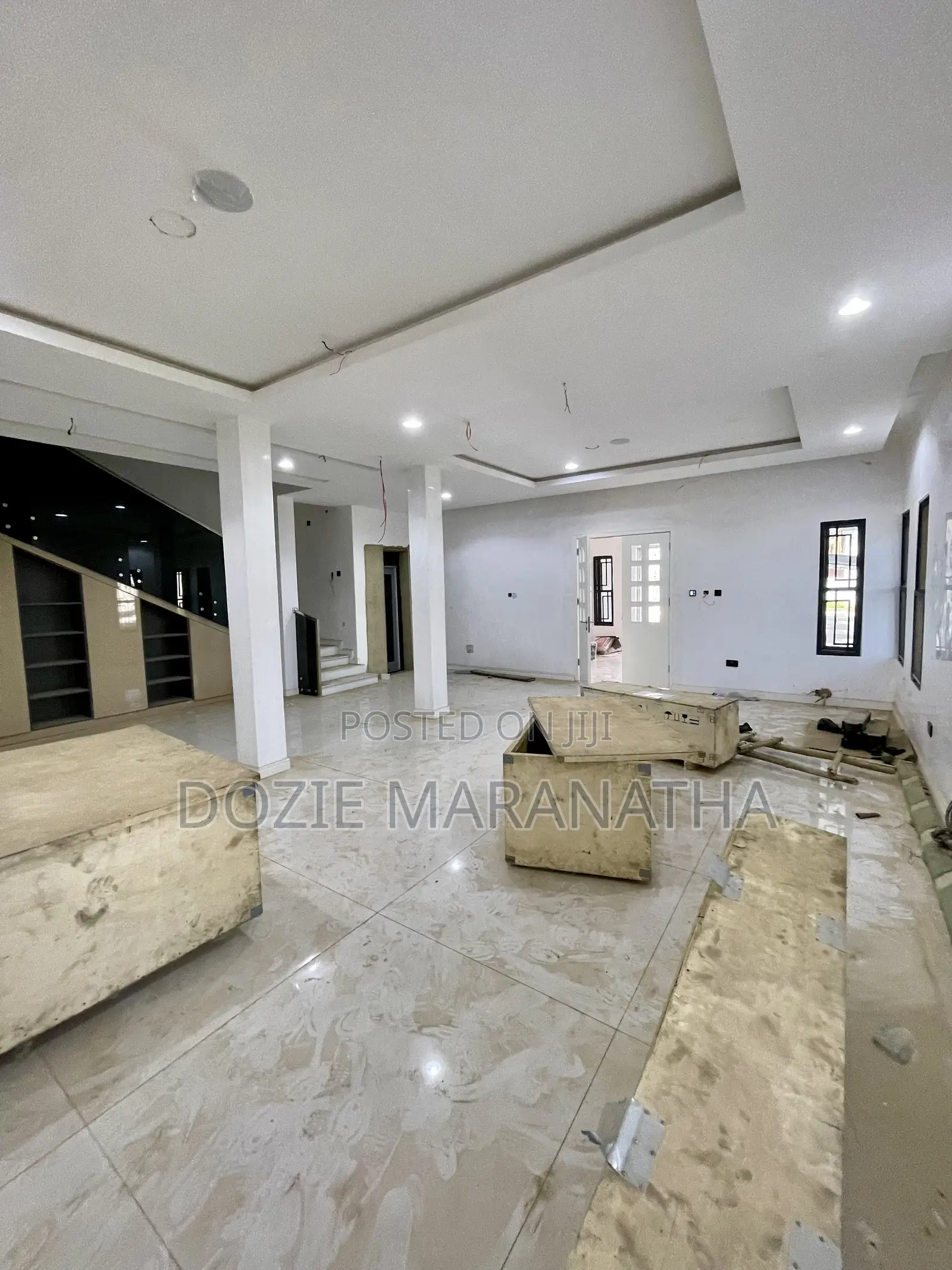 5bdrm House in Tarred Road, Guzape District for sale in Guzape District