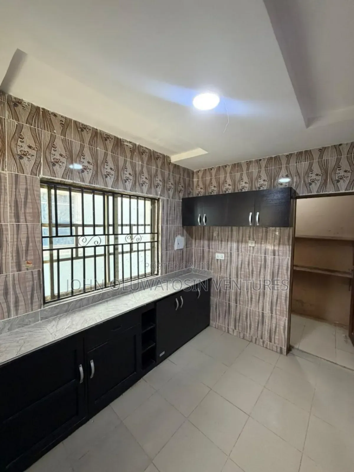 2bdrm Block of Flats in Akala Estate, Akobo for rent in Akobo
