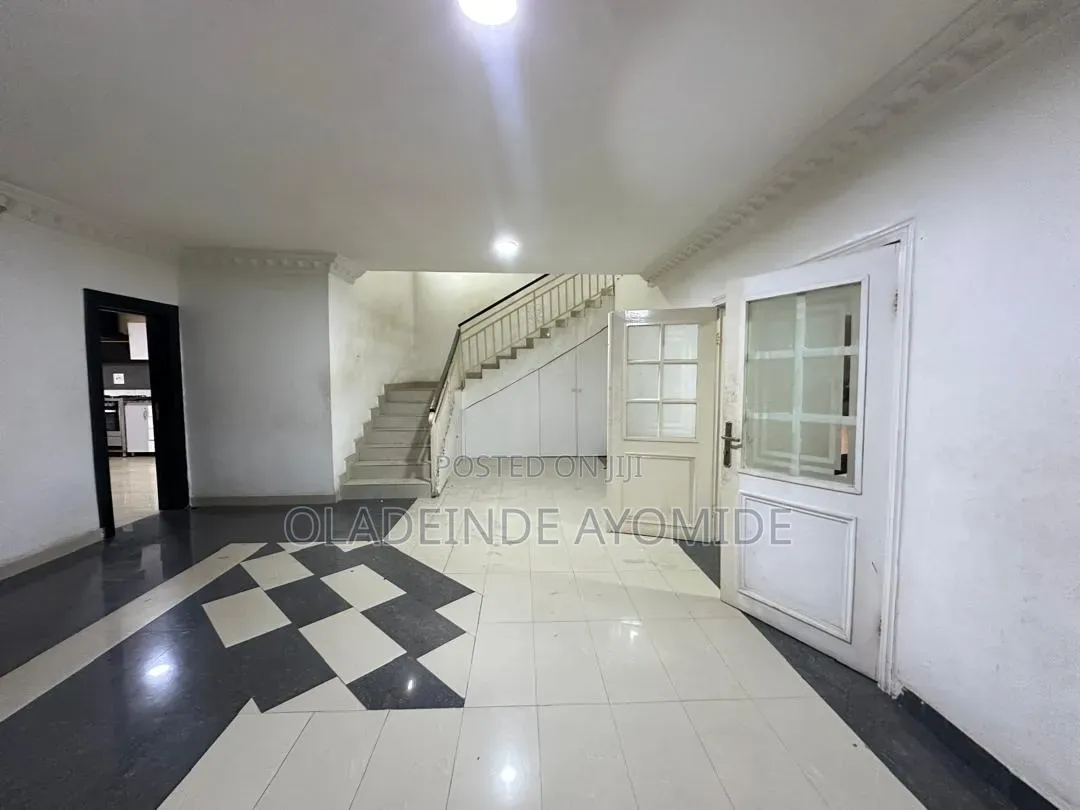 4bdrm Duplex in Megamound Estate, Ikota for rent in Ikota