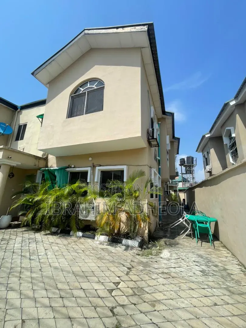 4bdrm Duplex in Lekki-Phase-1 for sale in Lekki Phase 1