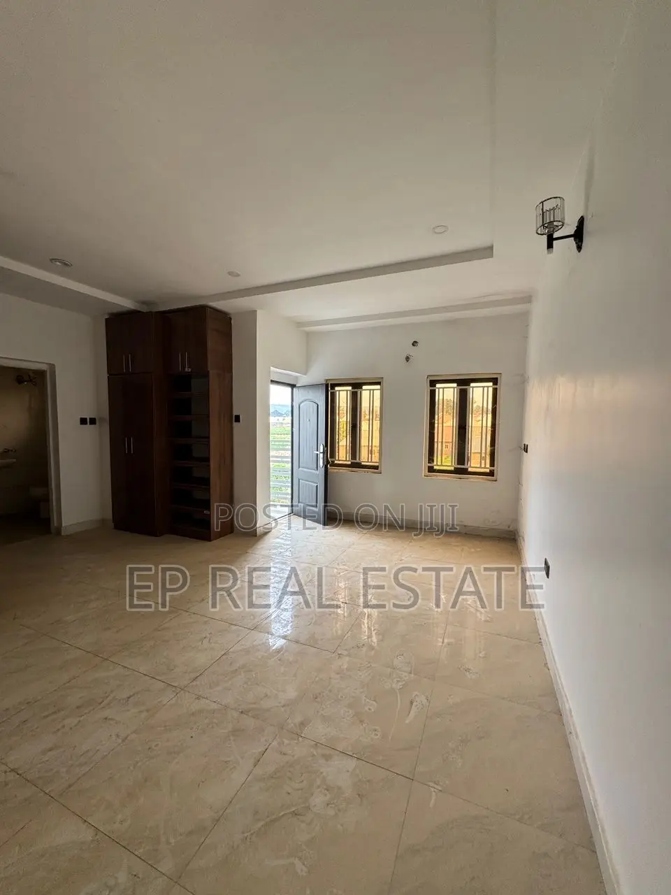 5bdrm Duplex in Apo District for sale in Apo District