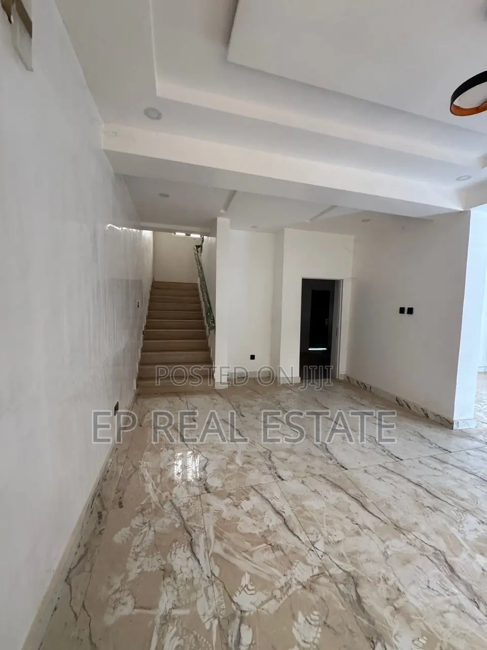 5bdrm Duplex in Apo District for sale in Apo District