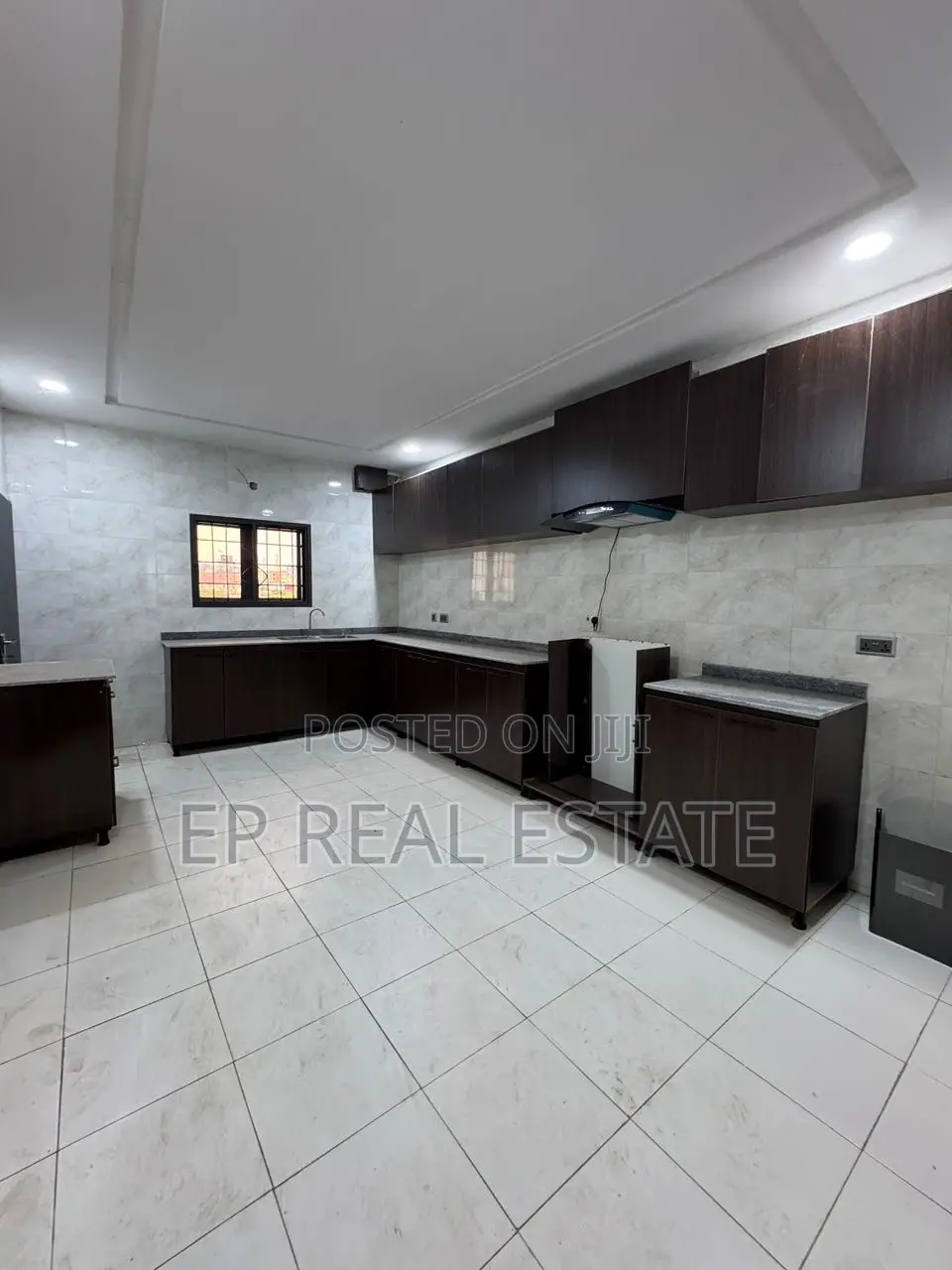 4bdrm Duplex in Apo District for rent in Apo District