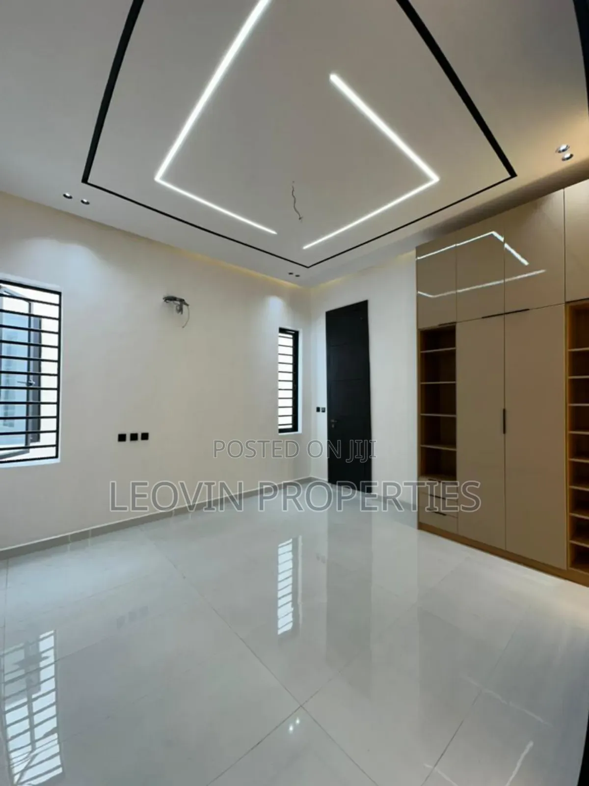 5bdrm Duplex in Ikota Luxury Estate, Lekki Expressway for sale in Lekki Expressway