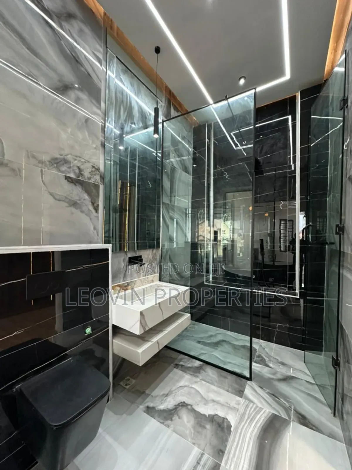 5bdrm Duplex in Ikota Luxury Estate, Lekki Expressway for sale in Lekki Expressway
