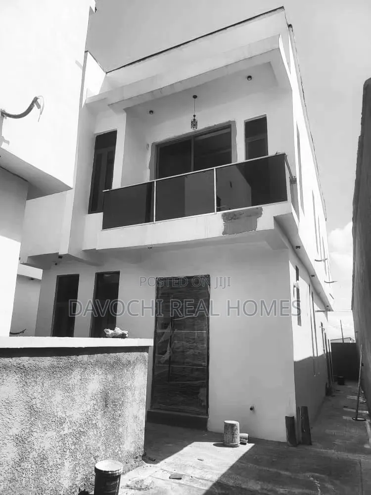4bdrm Duplex in Lekki Phase 1 for sale in Lekki Phase 1