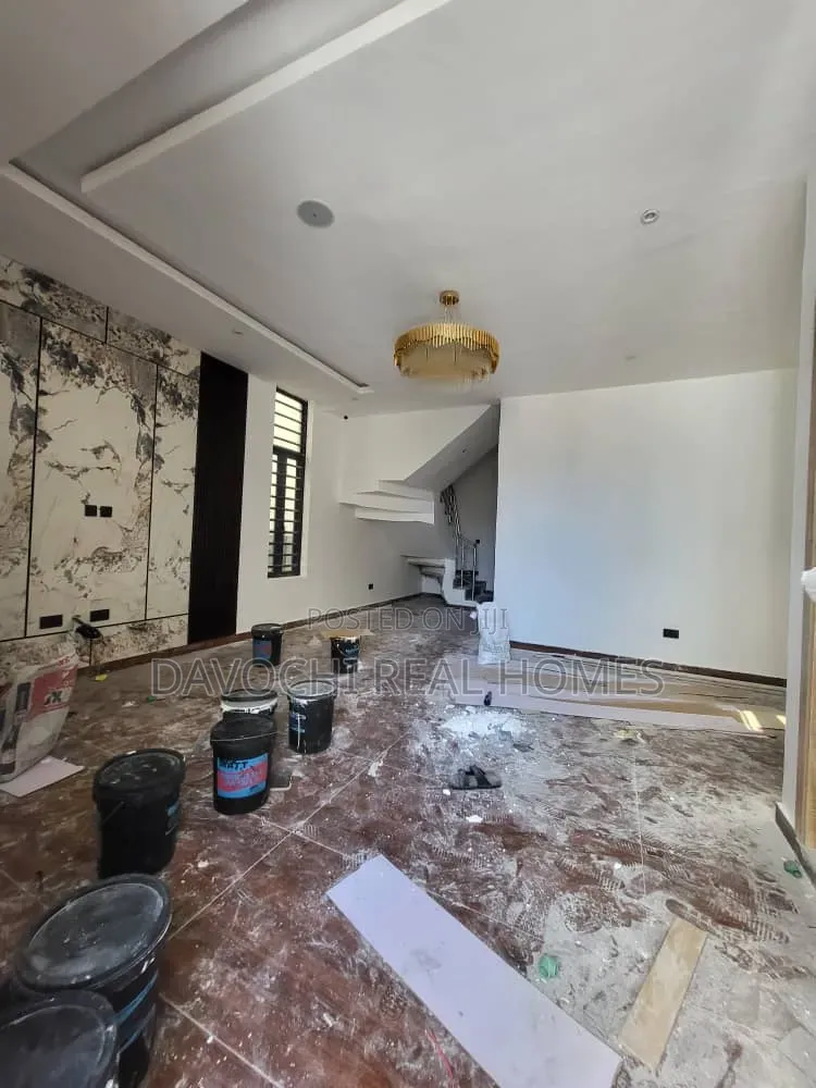 4bdrm Duplex in Lekki Phase 1 for sale in Lekki Phase 1