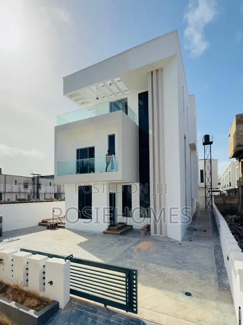 5bdrm Duplex in Lights Estate, Ikota for sale in Ikota