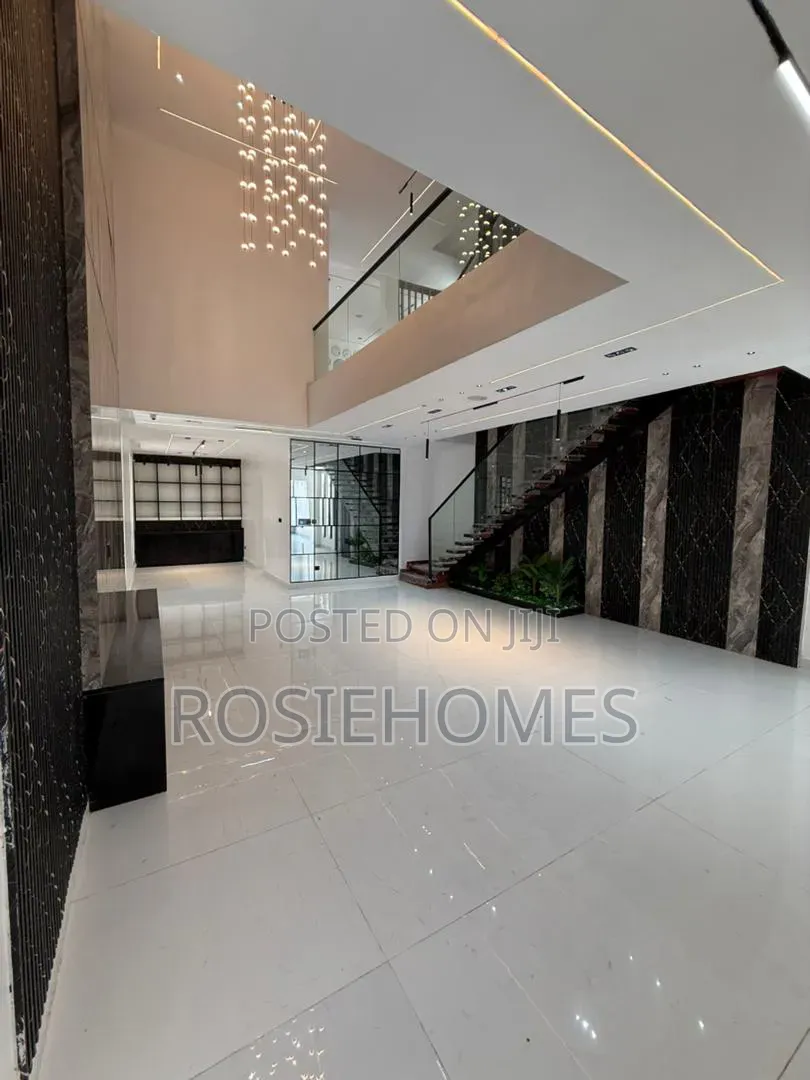 5bdrm Duplex in Lights Estate, Ikota for sale in Ikota