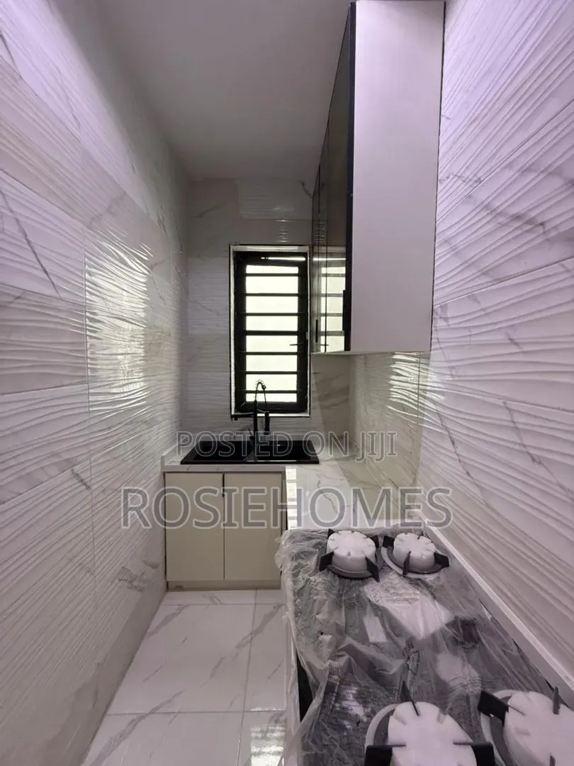 5bdrm Duplex in Lights Estate, Ikota for sale in Ikota
