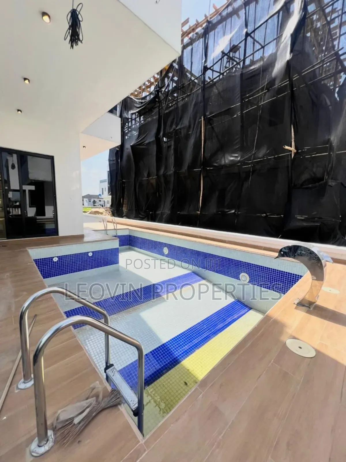 6bdrm Duplex in Osapa Luxury Estate, Lekki Expressway for sale in Lekki Expressway
