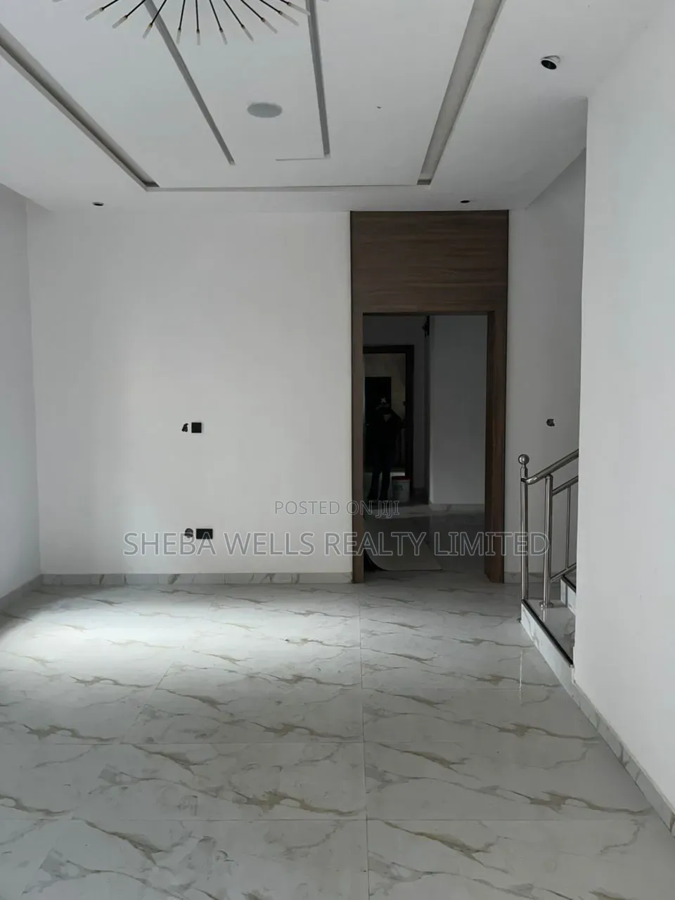 5bdrm Duplex in Omole Phase 2 for sale in Omole Phase 2